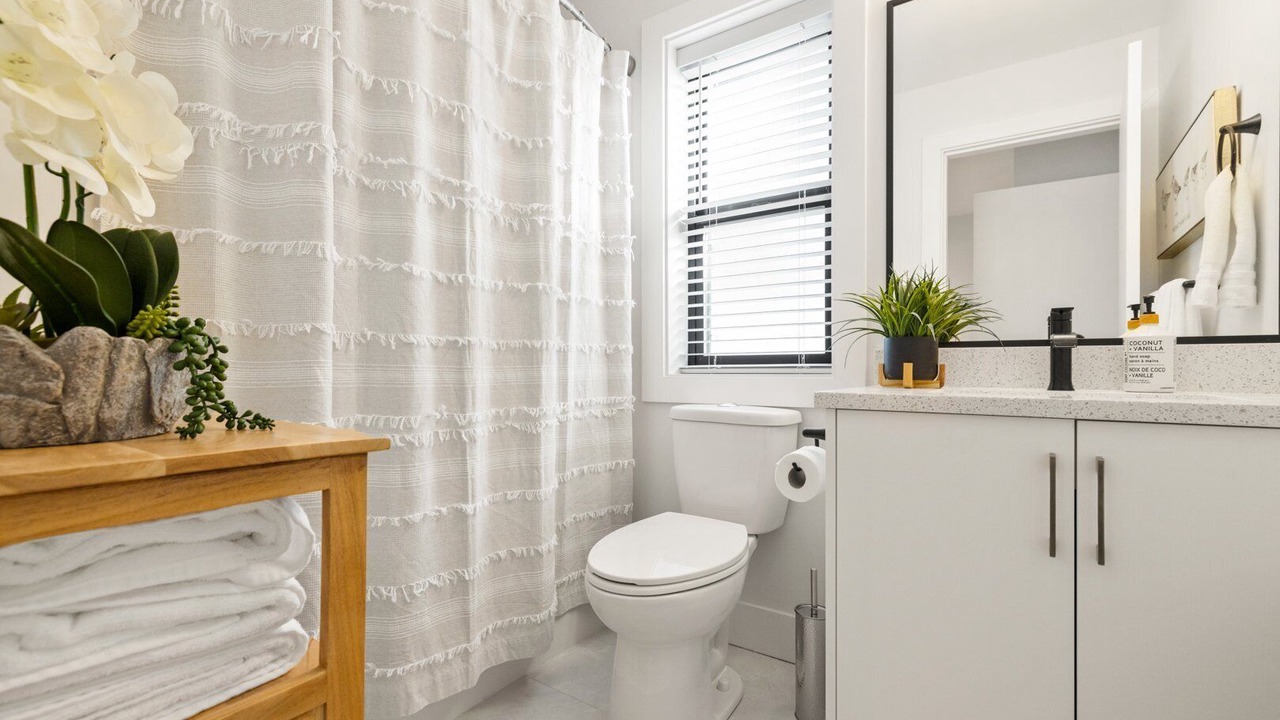 Photo of Bathroom in Saanich East