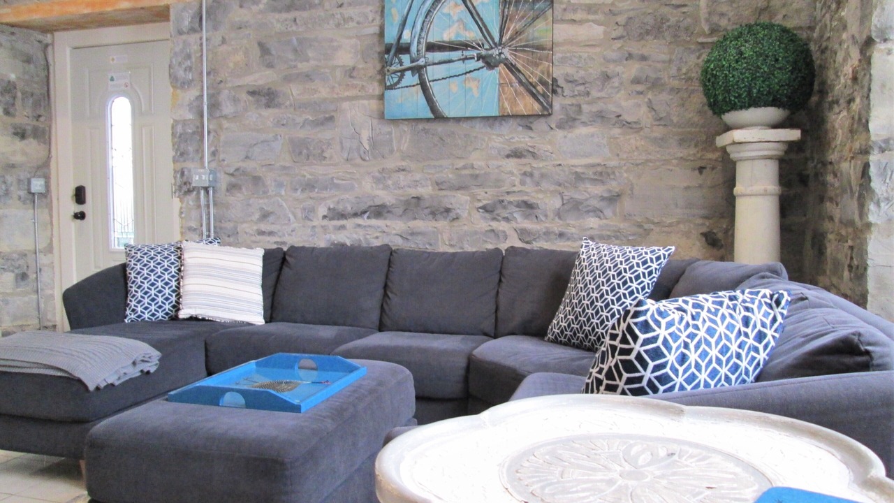 Photo of Livingroom in Kingston