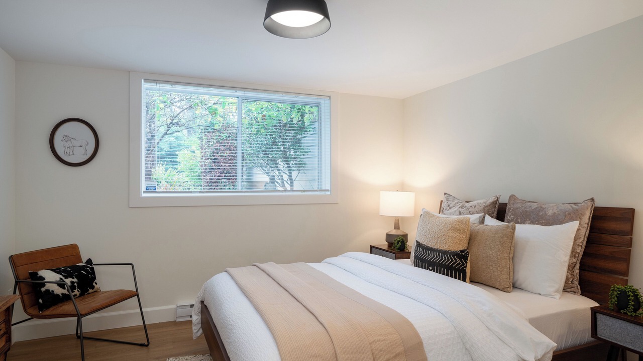 Photo of Bedroom in Saanich East