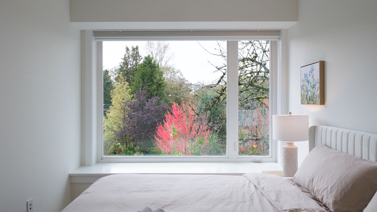 Photo of Bedroom in Renfrew-Collingwood