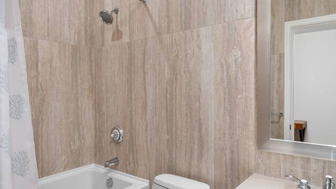 Photo of Bathroom in Lower Lonsdale