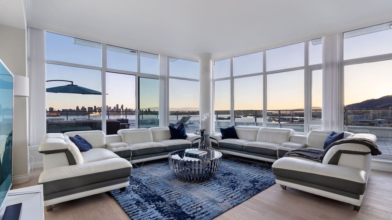 Photo of Livingroom in Lower Lonsdale
