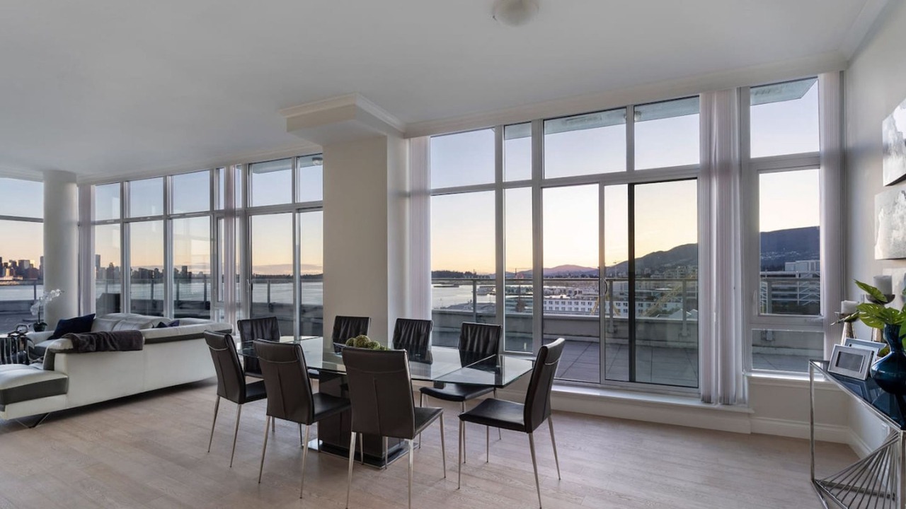 Photo of Livingroom in Lower Lonsdale