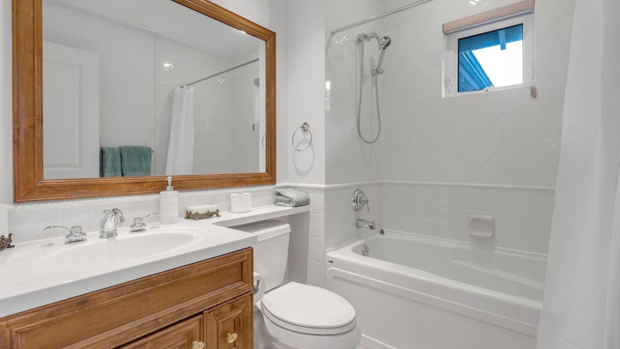 Photo of Bathroom in West Vancouver