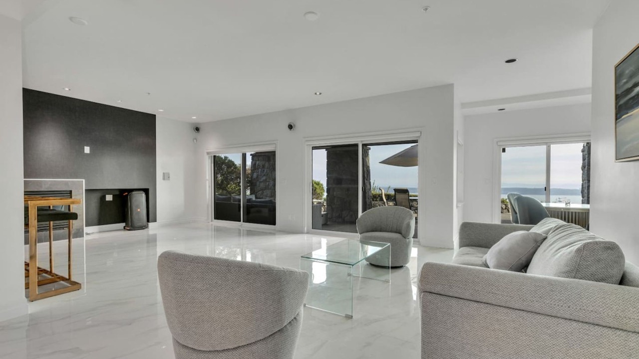 Photo of Livingroom in West Vancouver