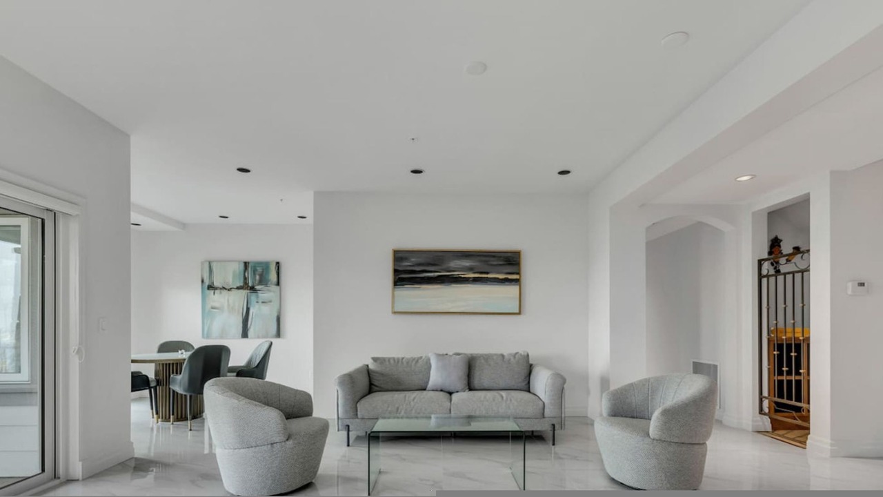 Photo of Livingroom in West Vancouver