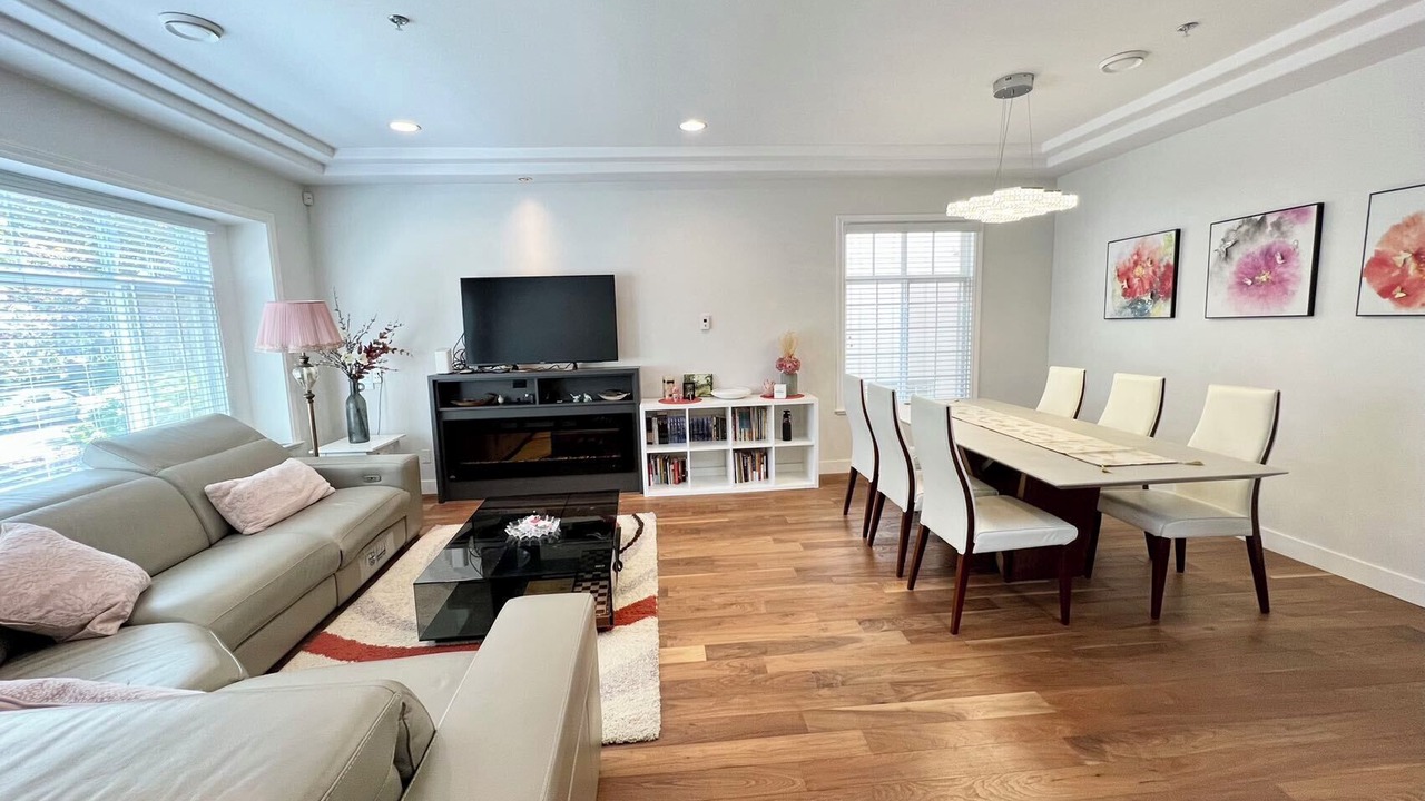 Photo of Livingroom in Marpole
