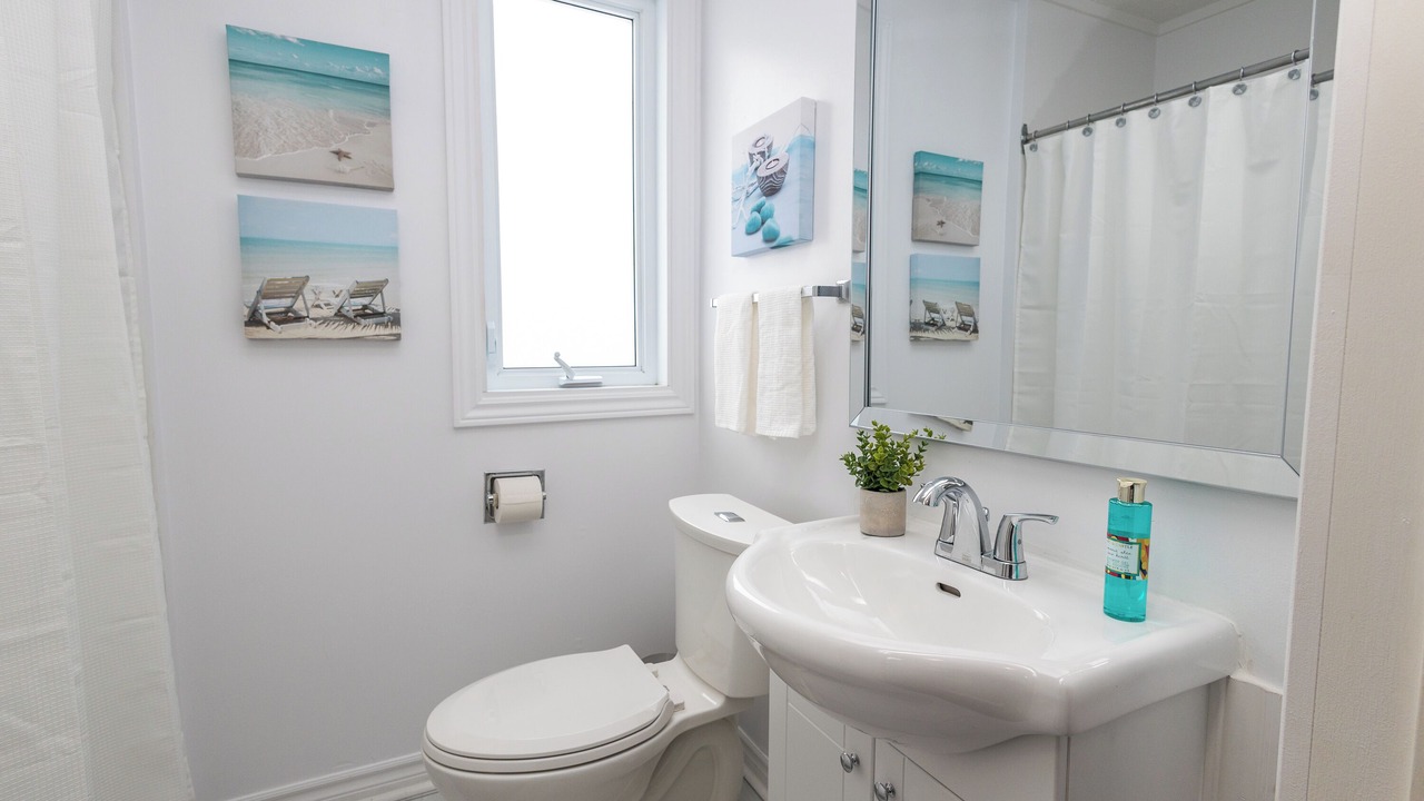 Photo of Bathroom in Vanier