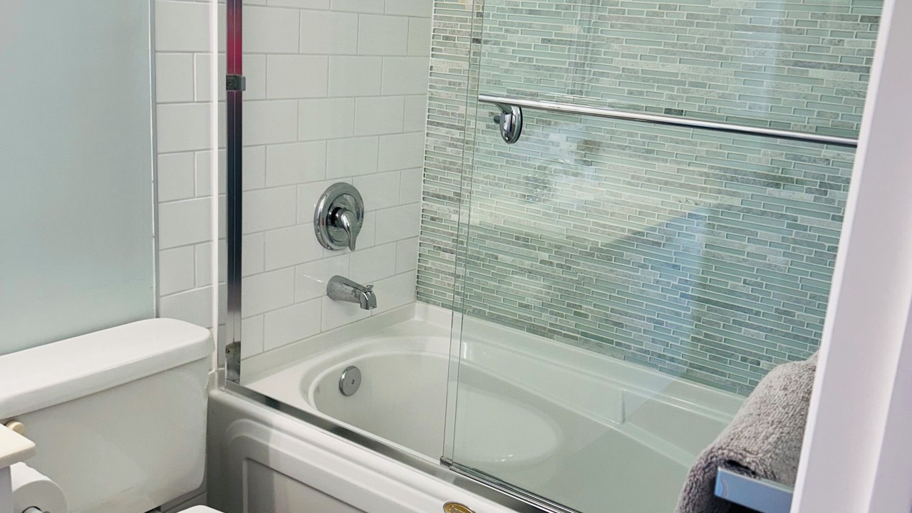 Photo of Bathroom in Cougar Ridge