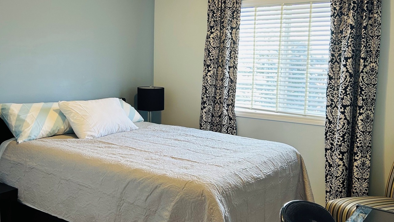 Photo of Bedroom in Cougar Ridge