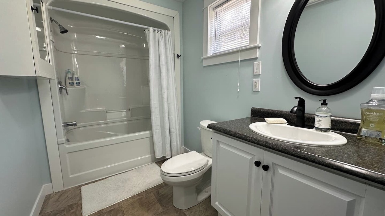 Photo of Bathroom in Bay Bulls