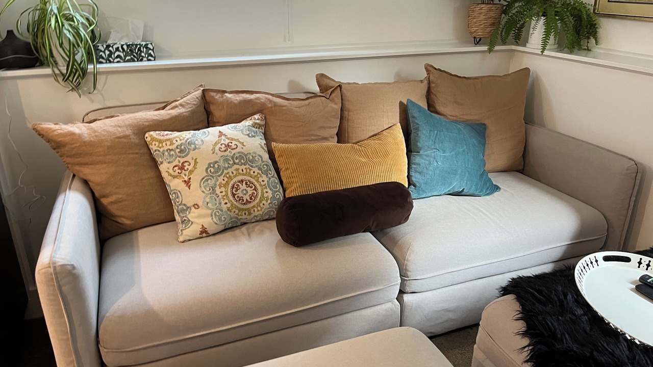 Photo of Livingroom in Saanich East