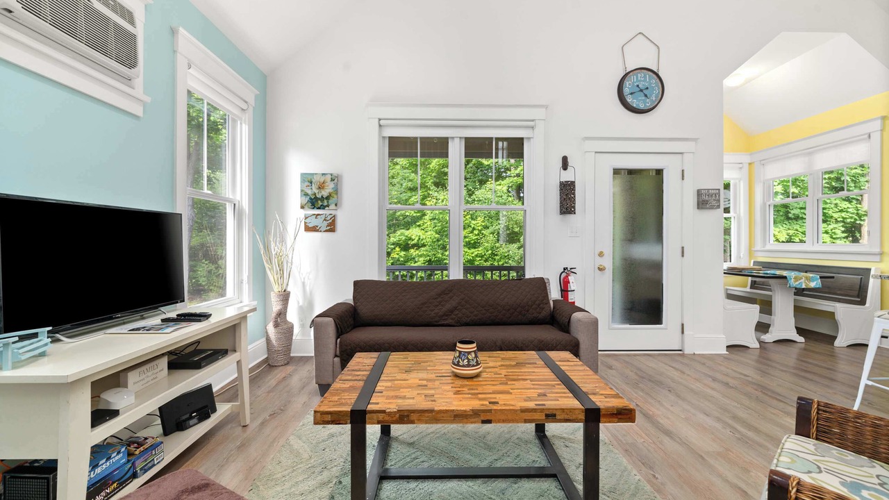 Photo of Livingroom in Cherry Valley