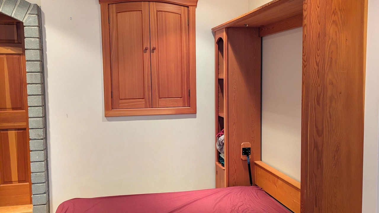 Photo of Bedroom in Shalalth
