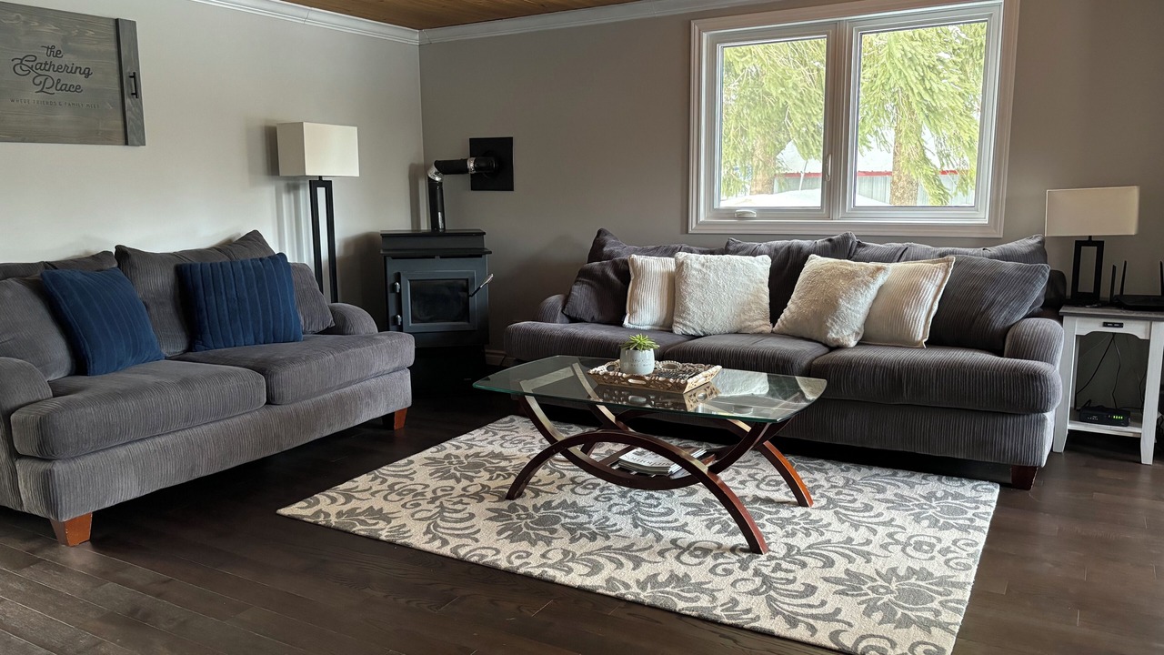 Photo of Livingroom in Fenelon Falls