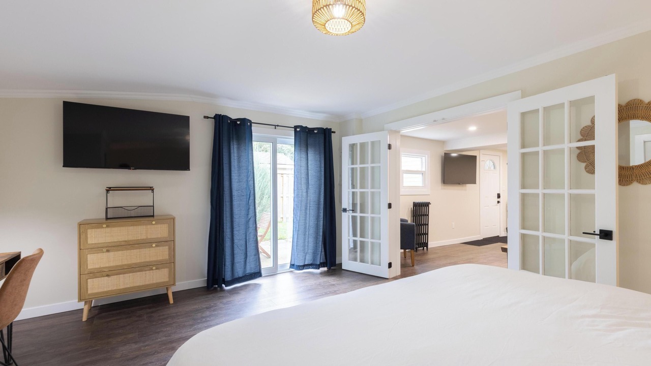 Photo of Bedroom in Port Dalhousie
