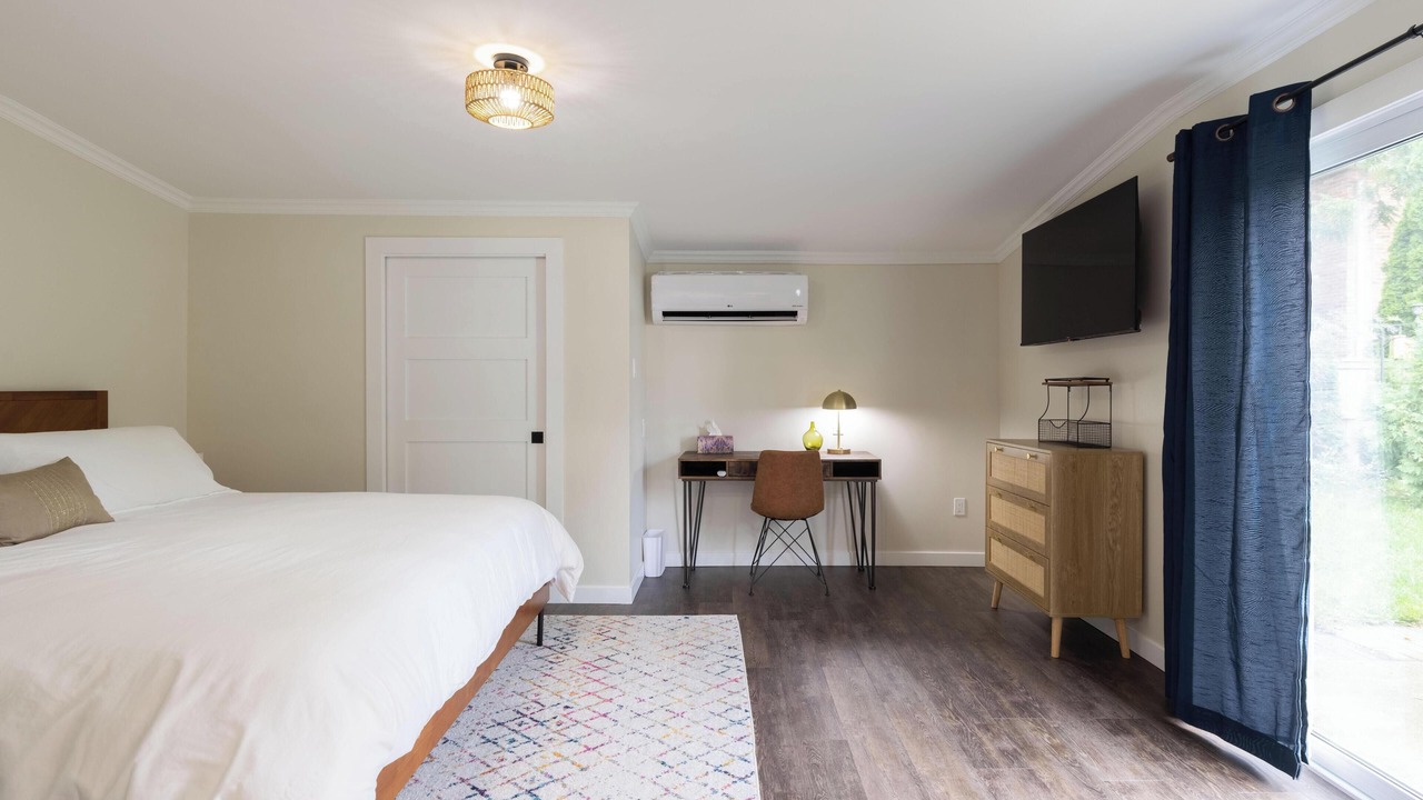 Photo of Bedroom in Port Dalhousie