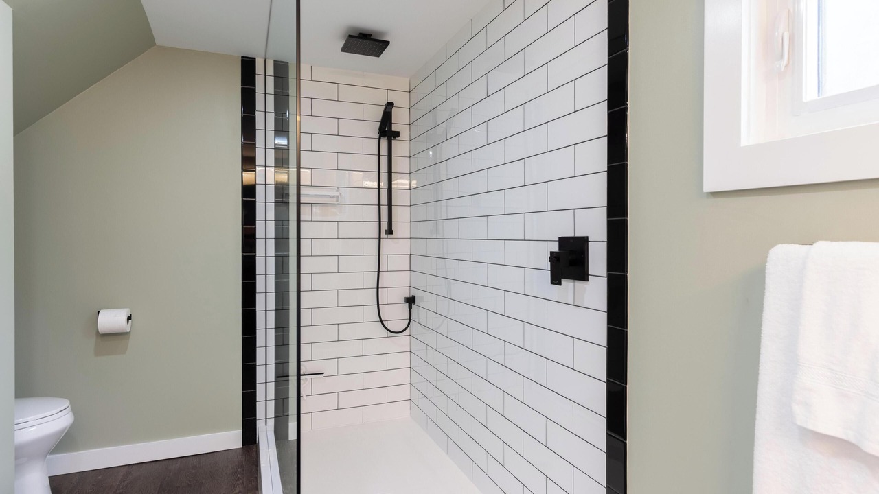 Photo of Bathroom in Port Dalhousie