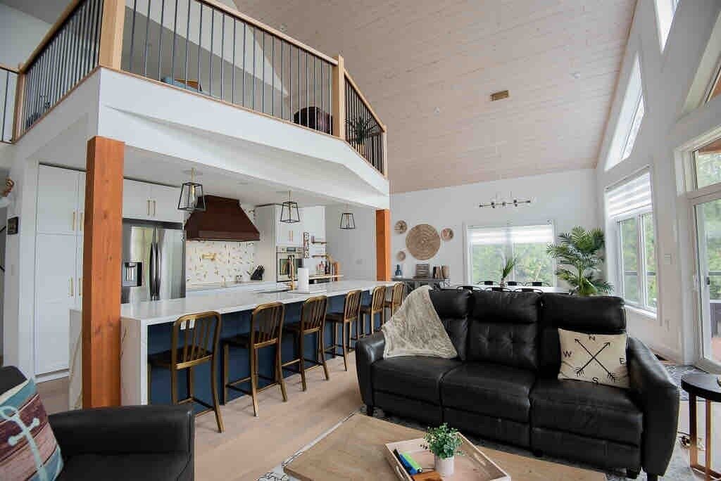 Photo of Livingroom in Fenelon Falls