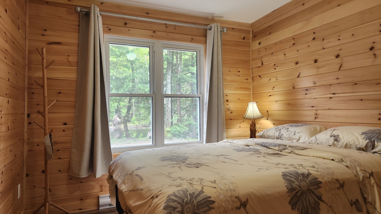 Photo of Bedroom in Lake of Bays
