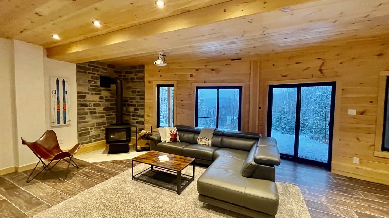Photo of Livingroom in Amherst