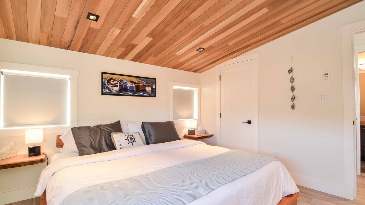 Photo of Bedroom in Campbell River