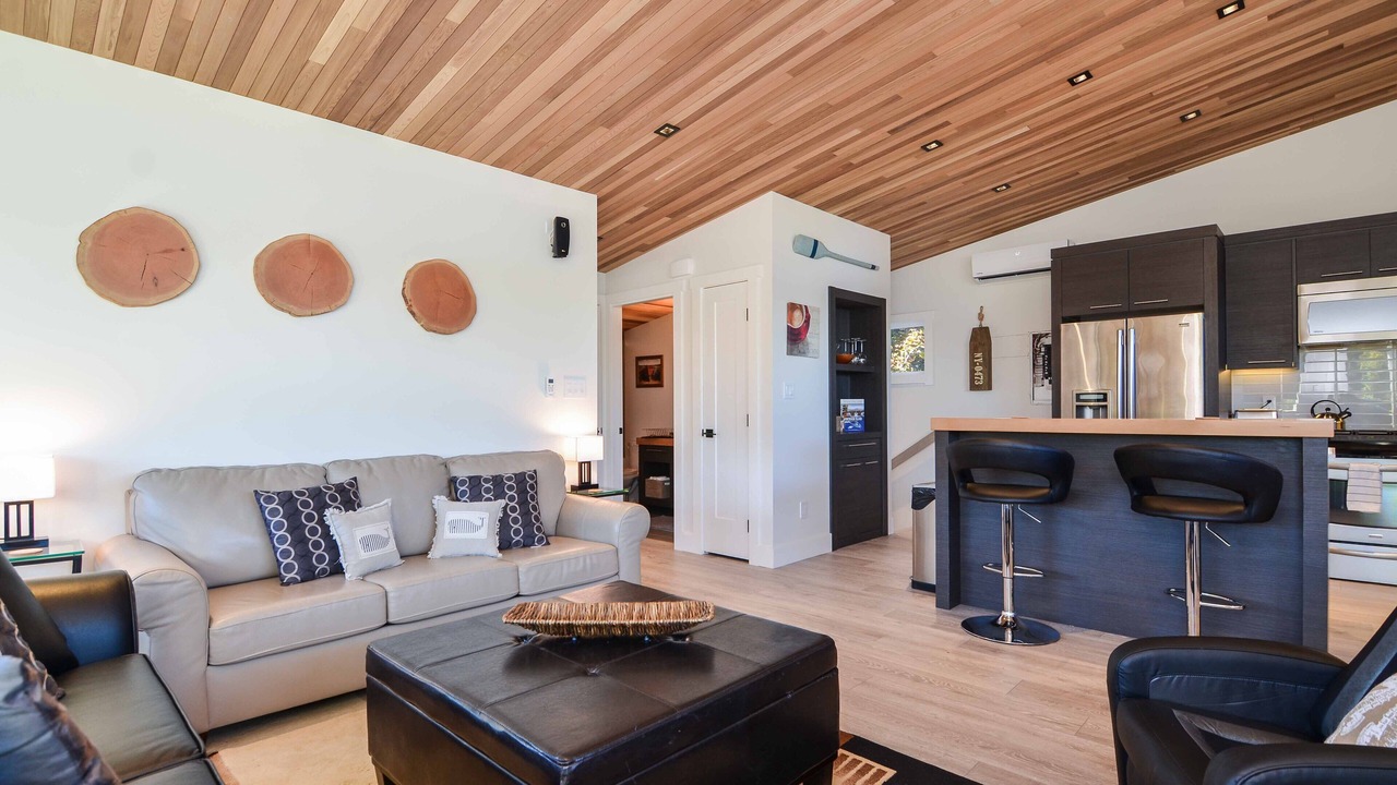 Photo of Livingroom in Campbell River