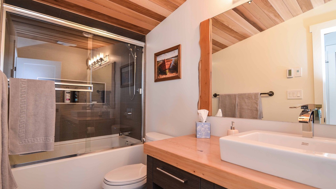 Photo of Bathroom in Campbell River