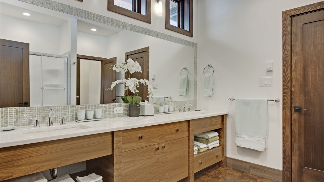 Photo of Bathroom in Golden