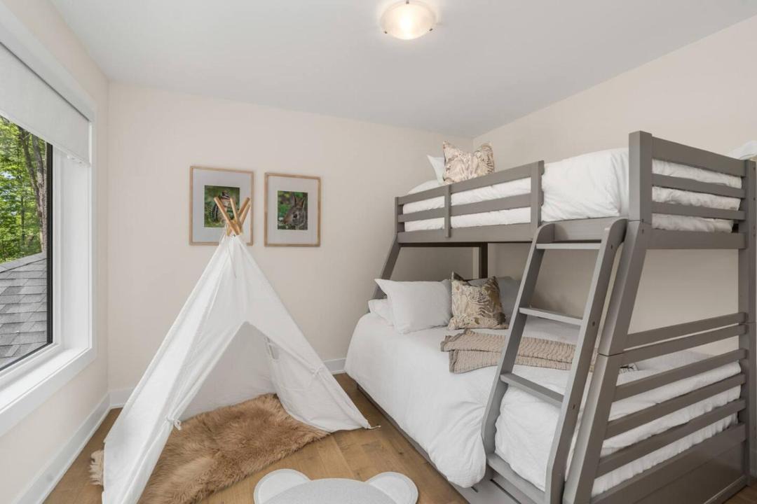 Photo of Bedroom in Lake of Bays