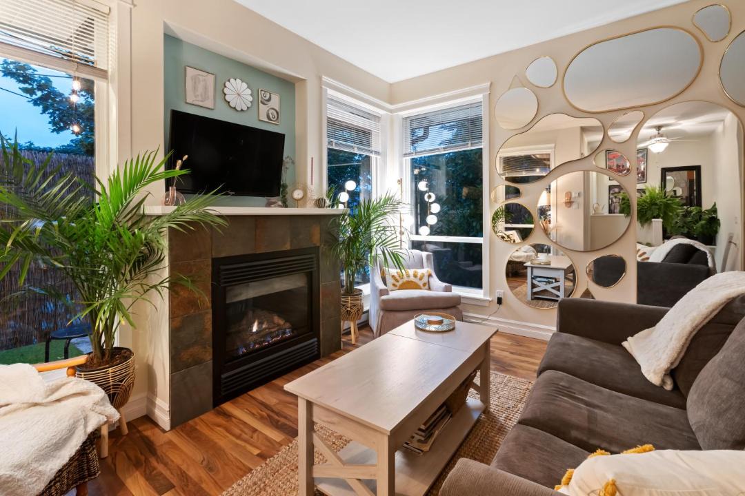 Photo of Livingroom in Courtenay