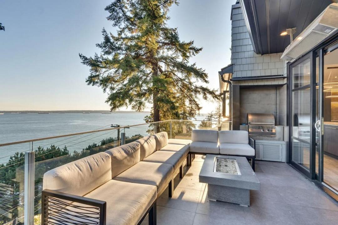 Photo of Patio Balcony in West Vancouver