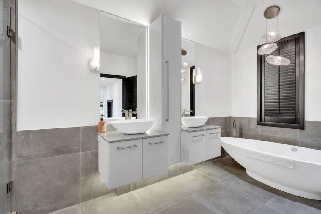 Photo of Bathroom in West Vancouver