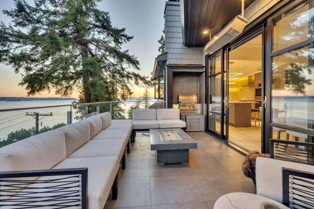 Photo of Patio Balcony in West Vancouver