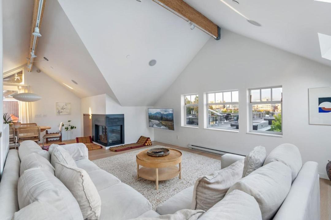 Photo of Livingroom in Fairview