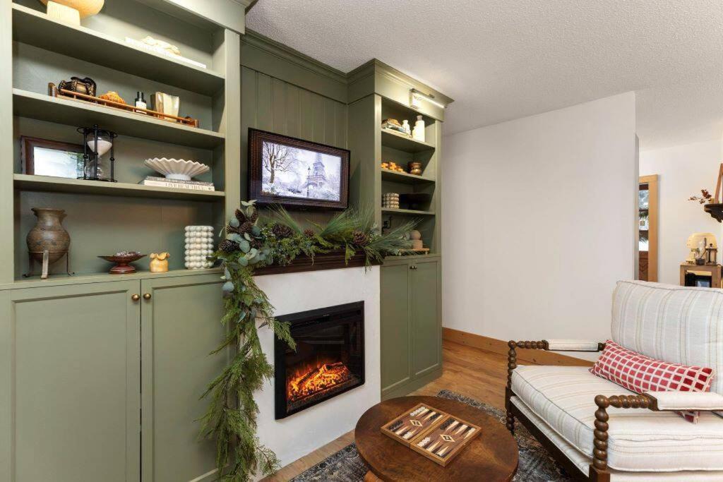 Photo of Livingroom in Muskoka Lakes