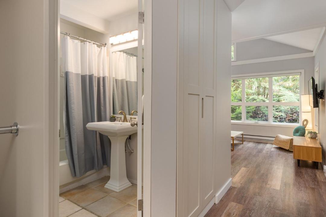 Photo of Bathroom in Whistler Creekside