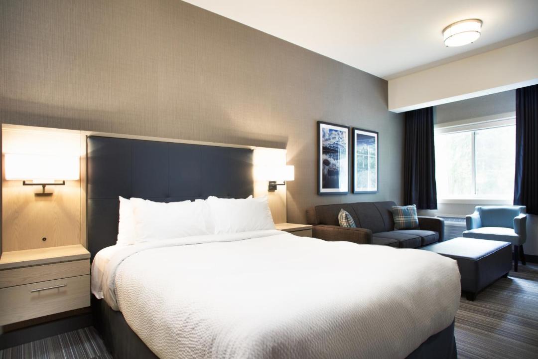 Photo of Bedroom in Lake Louise