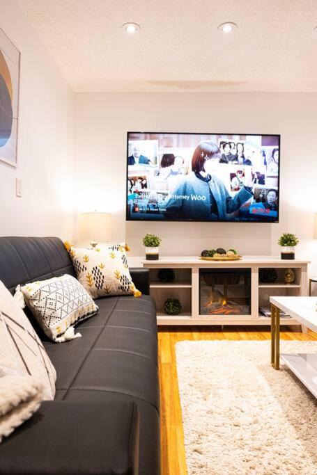 Photo of Livingroom in McKenzie Towne