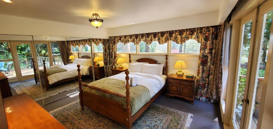 Photo of Bedroom in Hollyburn
