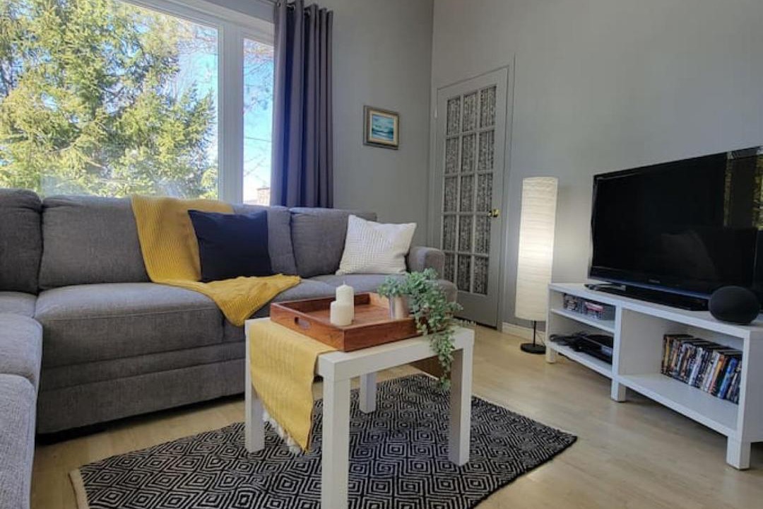 Photo of Livingroom in Amherst