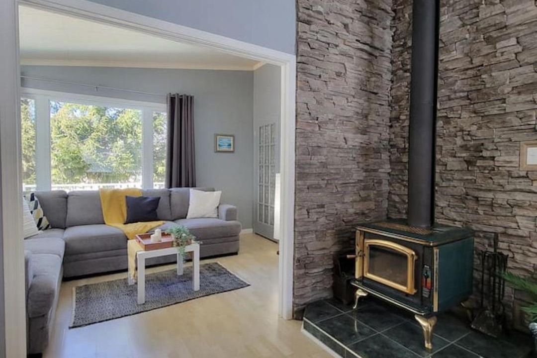 Photo of Livingroom in Amherst