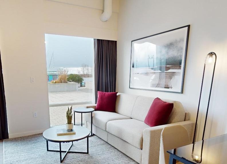 Photo of Livingroom in Steveston