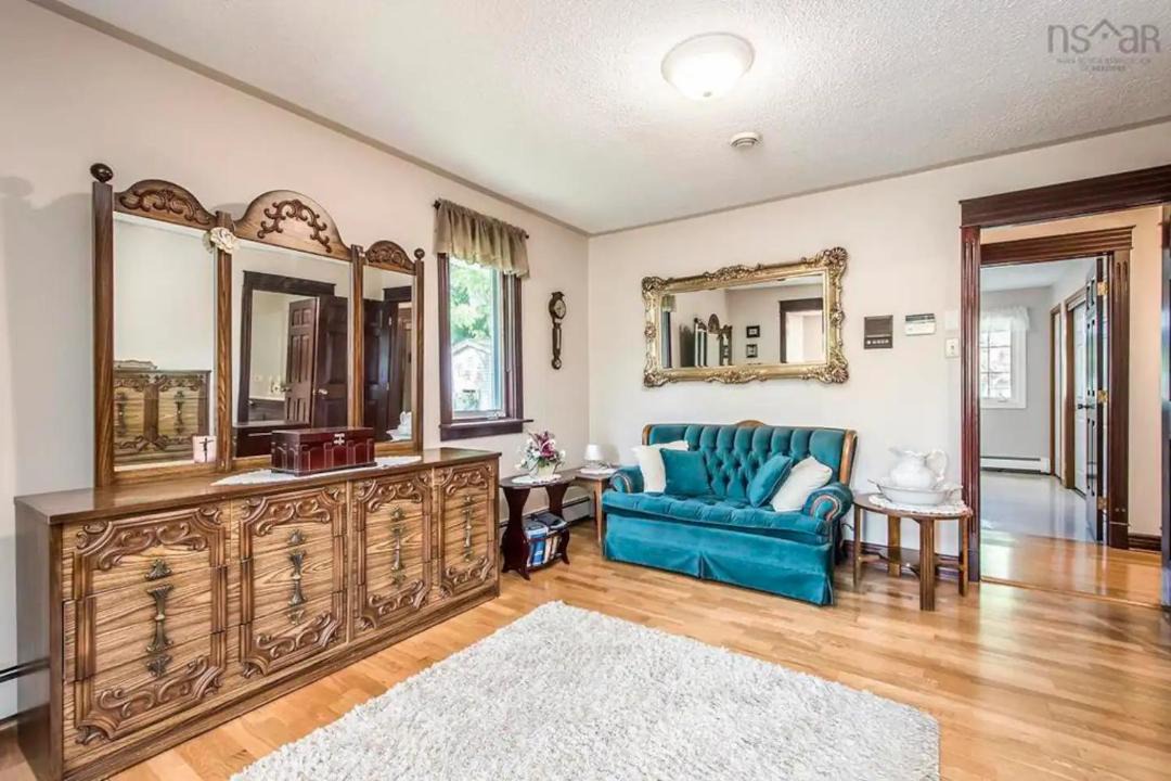 Photo of Livingroom in Dartmouth