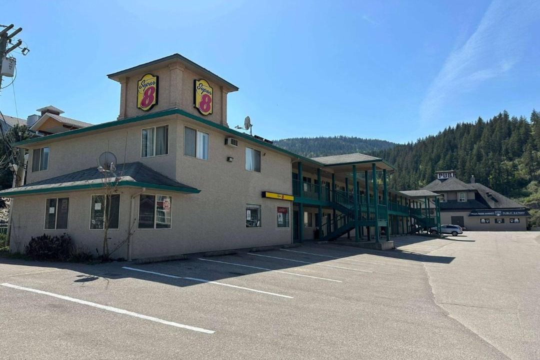 Photo of Others in Sicamous