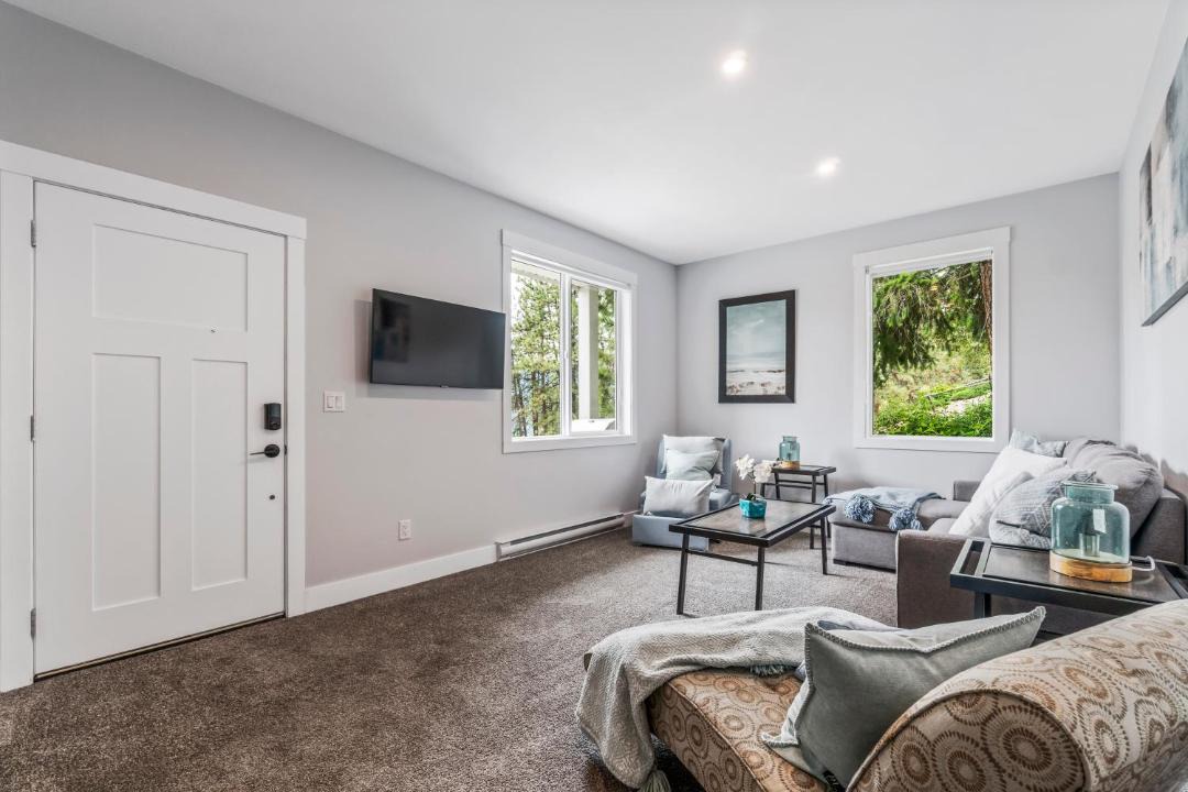 Photo of Livingroom in Vernon
