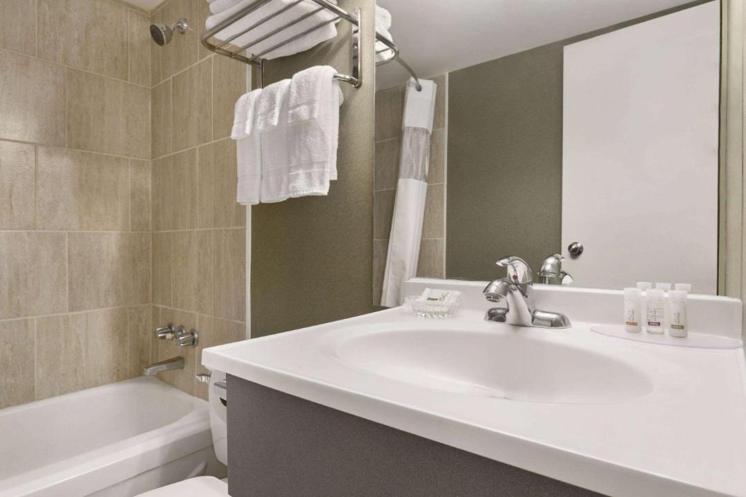 Photo of Bathroom in Fallsview
