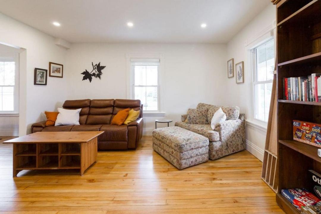 Photo of Livingroom in Greater Napanee