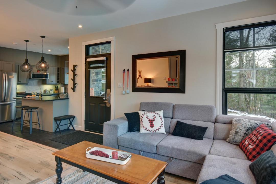Photo of Livingroom in Tremblant-Les-Eaux