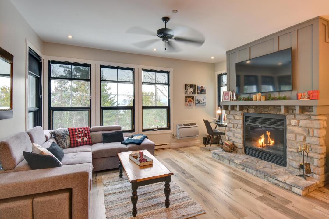 Photo of Livingroom in Tremblant-Les-Eaux